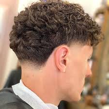 Student Skin fade / Taper fade